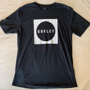 Oakley tee